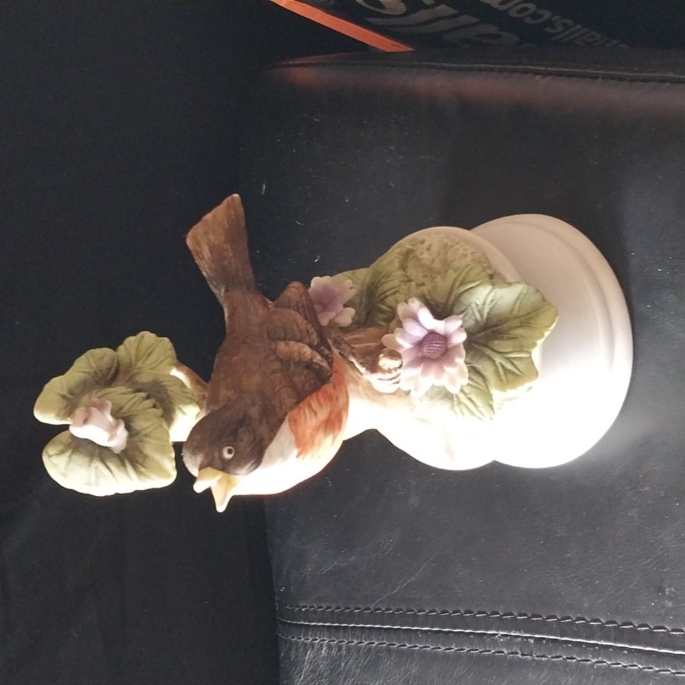 Musical figurine